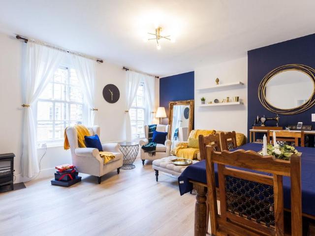 Frewell House, Clerkenwell, London, EC1N 2 bed flat to rent £3,250 pcm £750 pw