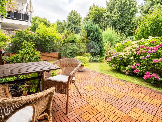 Frechen, Erdgeschosswohnung mit Terrasse, Garten und Tiefgaragenstellplatz