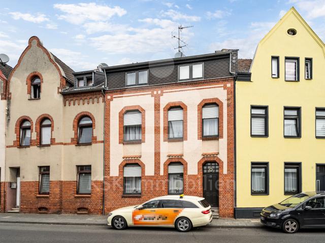 Frechen Zentrum, charmanter Altbau mit Charakter und Gestaltungsspielraum