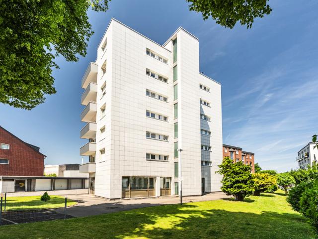Frechen Zentrum, gepflegte 4 Raumwohnung mit Balkon und Garage