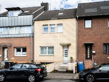 Frechen Zentrum, Schmuckstück modernisiertes Altbau Reihenmittelhaus mit großem Garten