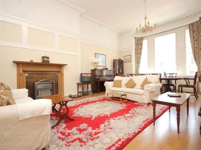 Frederick Street, New Town, Edinburgh EH2, 1 bed flat to rent, £1,600 pcm | PrimeLocation