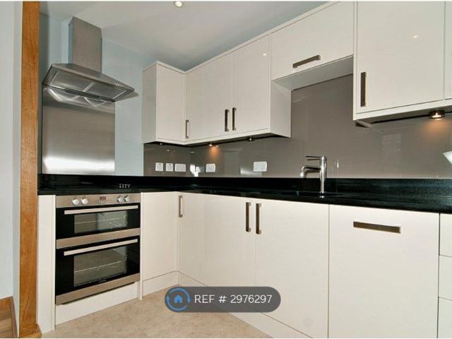 Frederick Street, Brighton BN1, 3 bed flat to rent, £2,250 pcm | PrimeLocation