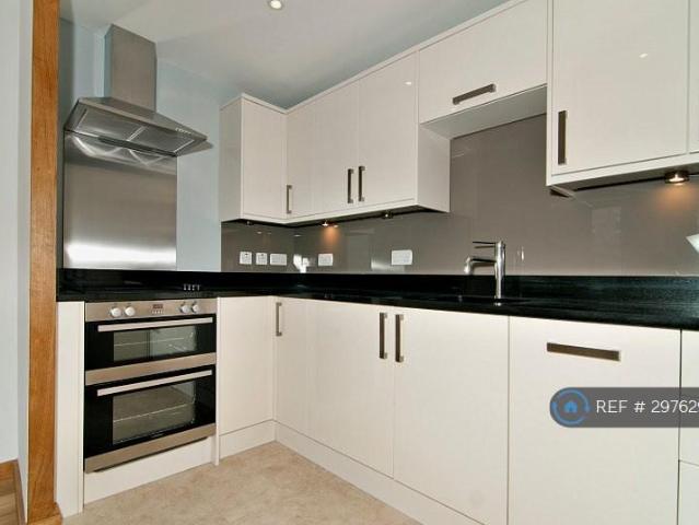 Frederick Street, Brighton, BN1 3 bed flat to rent £2,300 pcm £531 pw