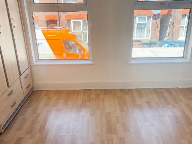 Frederick Street, Luton LU2, 2 bed terraced house to rent, £1,450 pcm | PrimeLocation