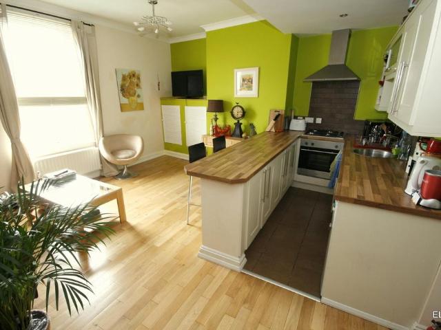 Frederick Street, Langley Moor DH7 2 bed apartment to rent £675 pcm £156 pw