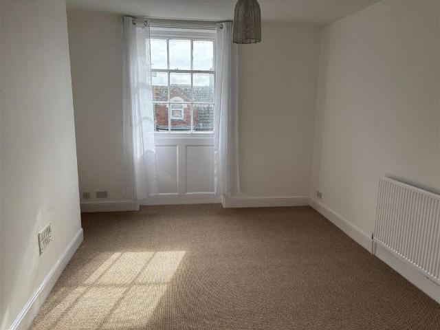 Frederick Place, Weymouth 3 bed apartment to rent £995 pcm £230 pw