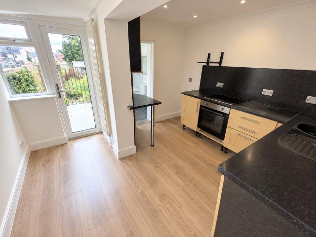 Frederick Road, OLDBURY, B68 2 bed terraced house to rent £1,100 pcm £254 pw