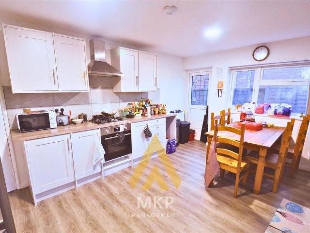 Frederick Road, Selly Oak, Birmingham. 5 bed end of terrace house to rent £2,080 pcm £480 pw