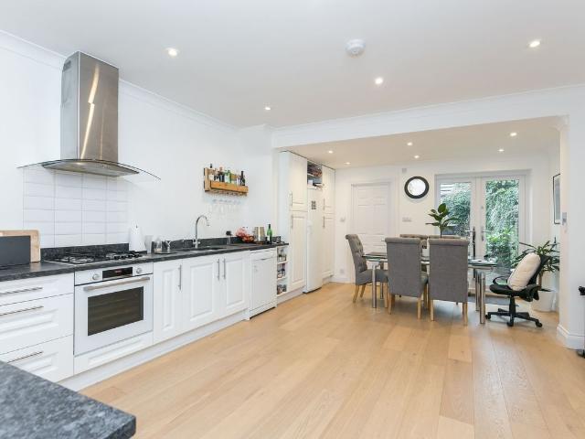 Fredericks Place, London N12, 3 bed terraced house to rent, £2,750 pcm | PrimeLocation