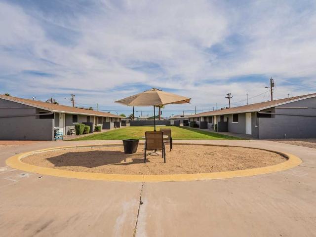Free! Beautiful One Bedroom Available. 1 month off first months rent move in promotion 1 Bedroom Apartment for Rent at 2414 W Devonshire Ave, Phoenix, AZ 85015