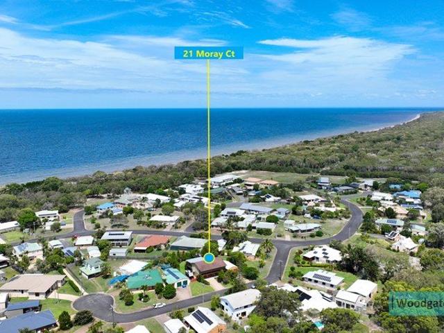 FREE ELECTRICITY & WATER WALK TO BEACH