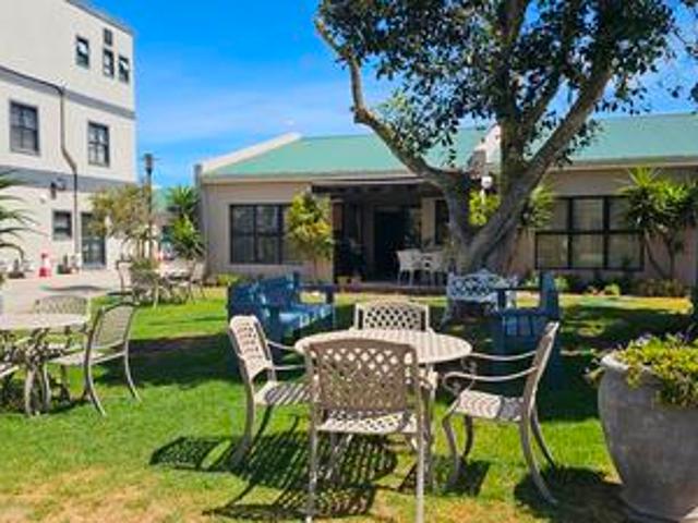 free standing home in retirement village