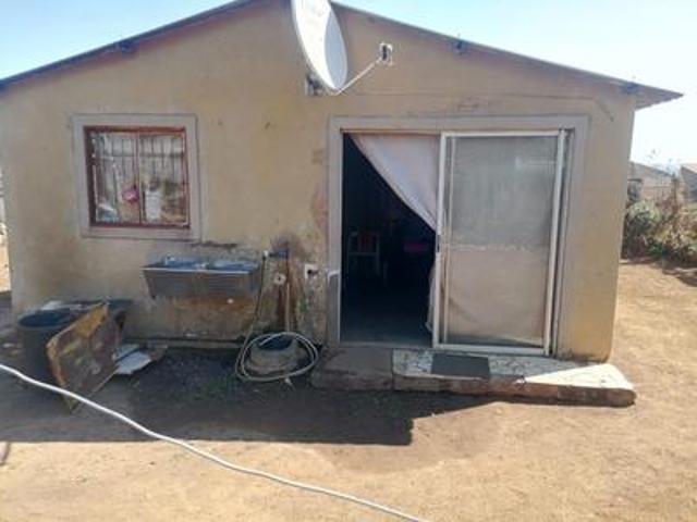 free standing house built on large s.
