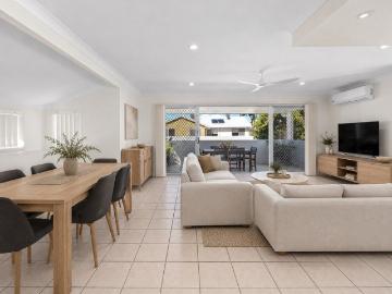 Free Standing Town Home in Symphony Estate