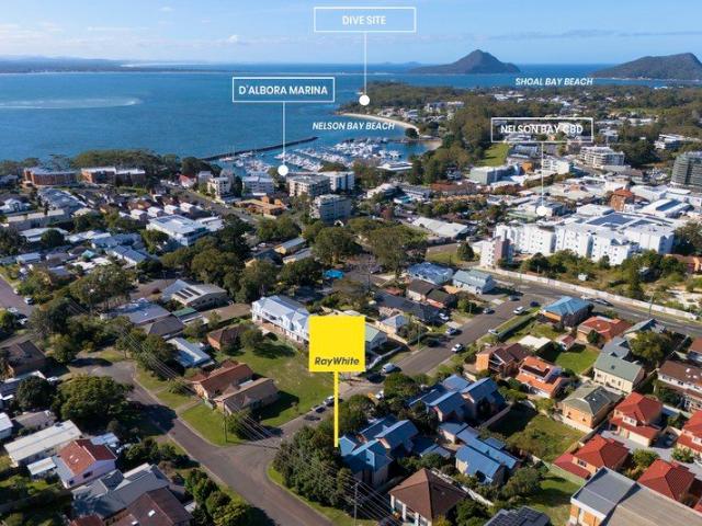 Free Standing Townhouse With Easy Walk to Nelson Bay CBD