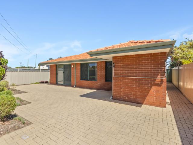 Free standing villa with a big courtyard