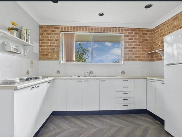 Free Standing 1 Bedroom house at a quite location !