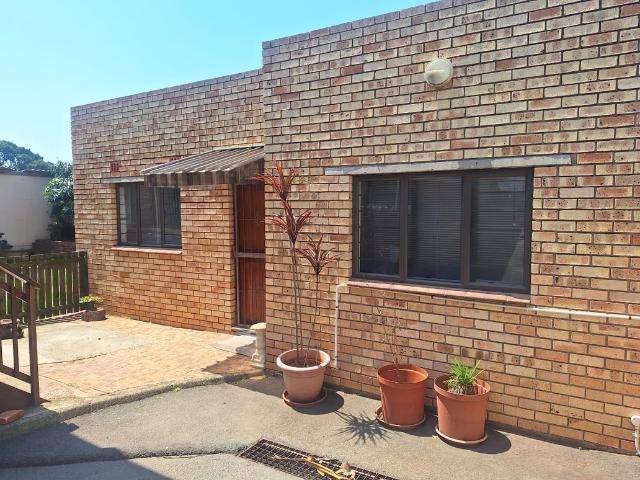 Freehold To Let in Glenwood