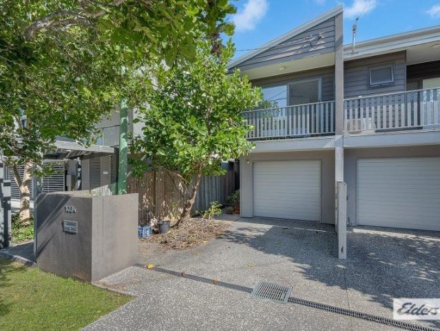 FREEHOLD TOWNHOUSE ACROSS FROM PARK NO BODY CORPORATE FEES