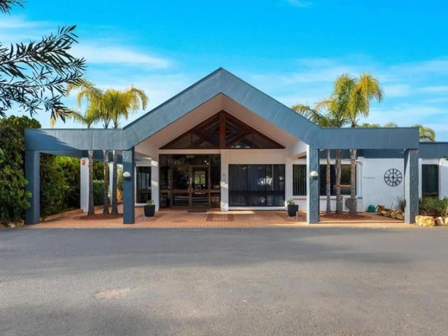 Freehold Golf Course Motel on 2.84 Hectares with Development Upside | Resort Brokers ID: FH009291