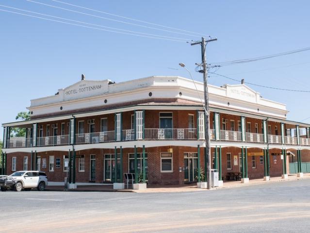 Freehold Hotel for Sale Tottenham Hotel