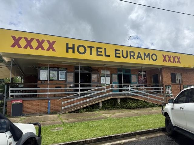 FREEHOLD HOTEL ON THE CASSOWARY COAST