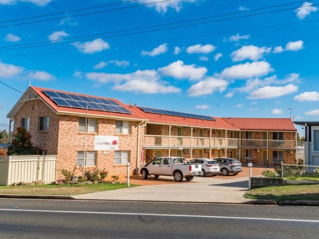 Freehold Motel Including Fully Furnished 4 Bedroom House