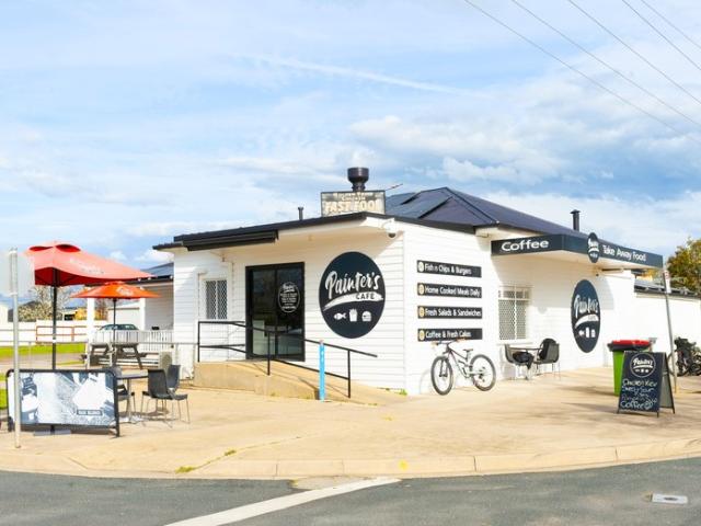 FREEHOLD Painters Cafe, Corowa NSW 1P0542