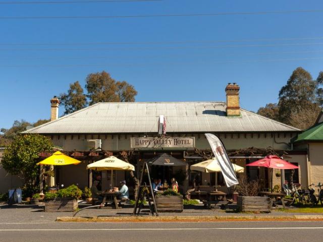 FREEHOLD PASSIVE INVESTMENT Happy Valley Hotel, Ovens VIC 1P0608
