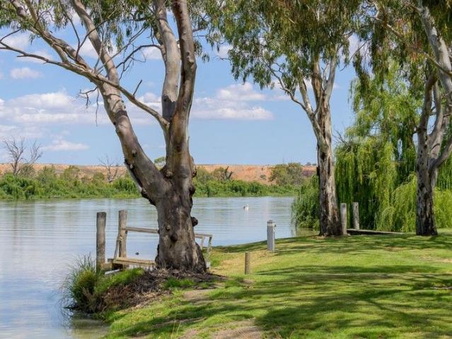 Freehold River Frontage