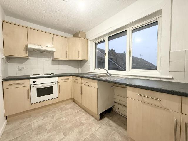 Freeland Lane, Glasgow, G75 1 bed flat to rent £600 pcm £138 pw