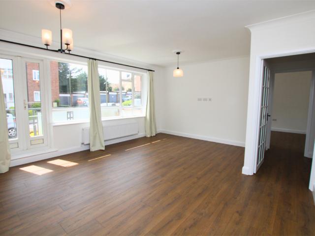 Freeland Park, Holders Hill Road, Hendon NW4, 2 bed flat to rent, £2,050 pcm | PrimeLocation
