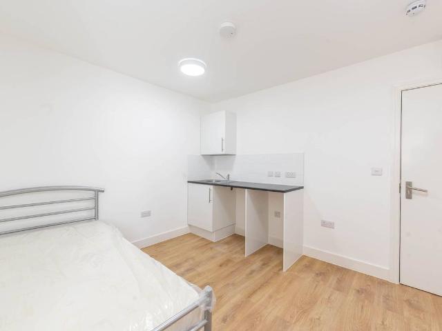 Freeland Road, Ealing, London W5, Studio to rent, £1,400 pcm | PrimeLocation