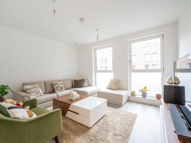 Freeman House, Upton Park, LONDON, E13 2 bed flat to rent £2,650 pcm £612 pw