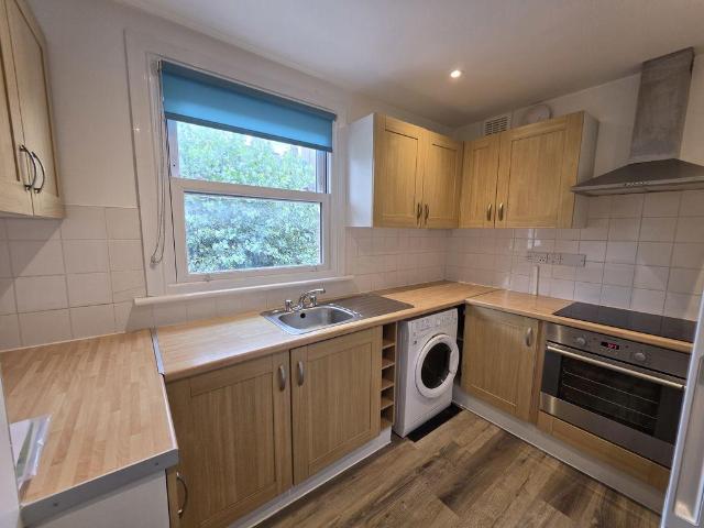 Freemantle Street, London 1 bed flat to rent £1,850 pcm £427 pw