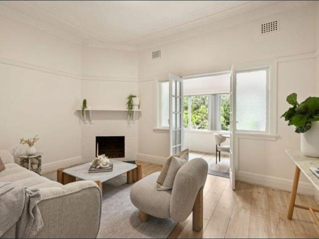 Freestanding Home, Spacious Single Level Floor Plan