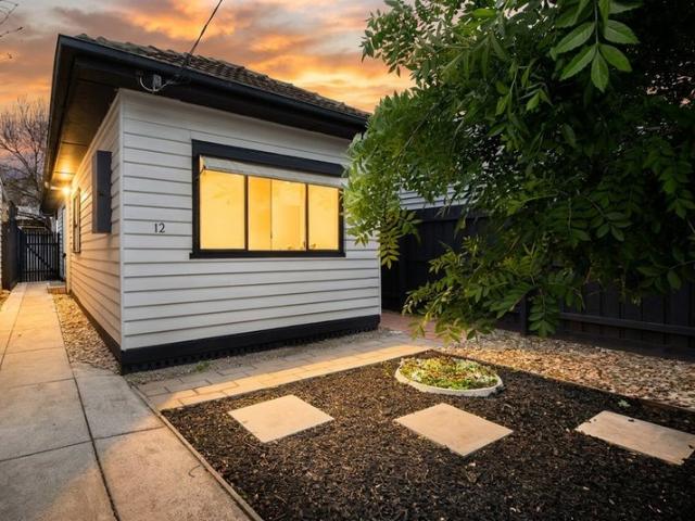 Freestanding Charm in the Heart of Flemington