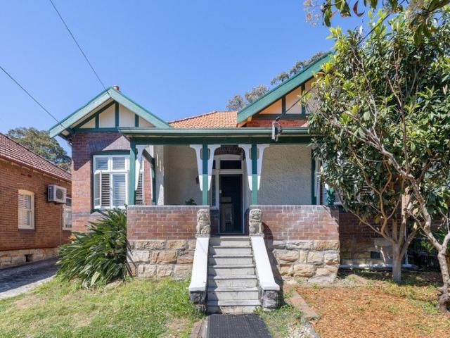Freestanding character home on 473sqm / detached studio / future potential