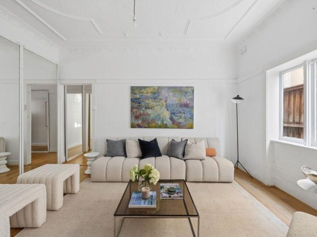 Freestanding duplex opportunity / selling in one line / premier street