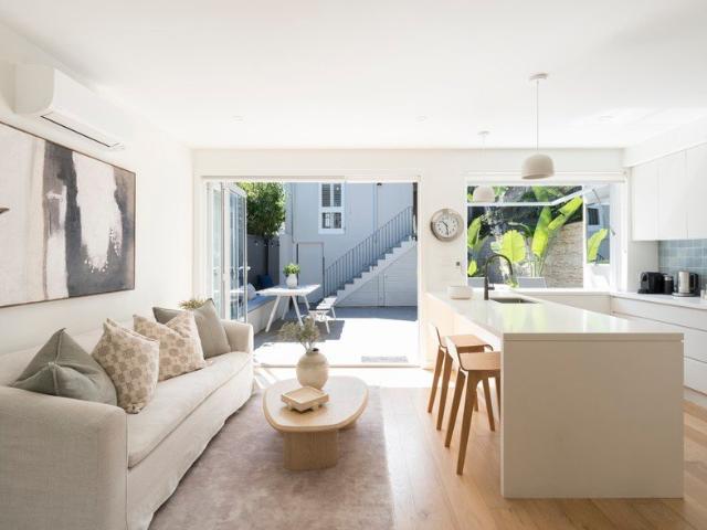 Freestanding family hideaway on prime parkside cul de sac