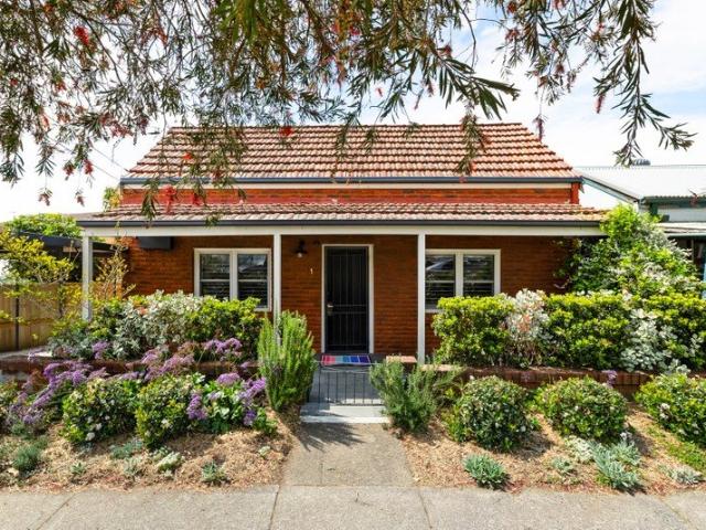 Freestanding family home at end of cul de sac