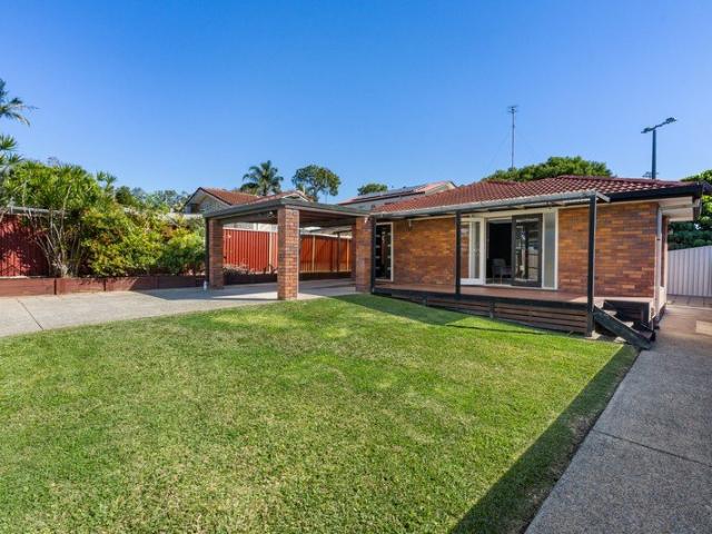Freestanding Family Home with a Huge Yard No Body Corporate