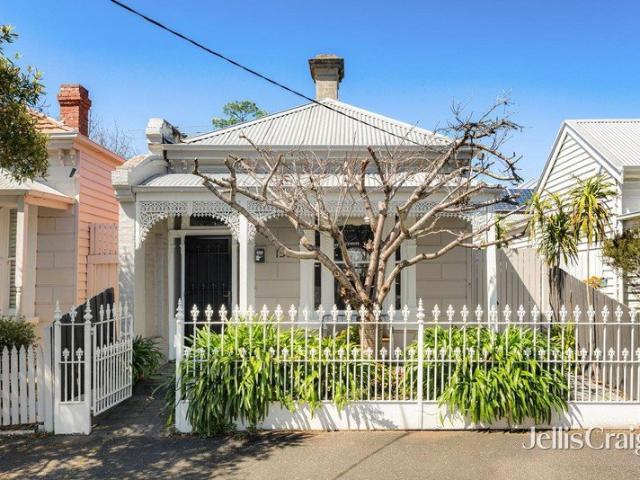 Freestanding & flexible in a fabulous lifestyle locale
