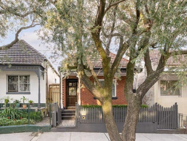 Freestanding home & north facing in/outdoor living on 234sqm