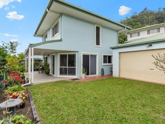 Freestanding Living with Space, Privacy & Mountain Views