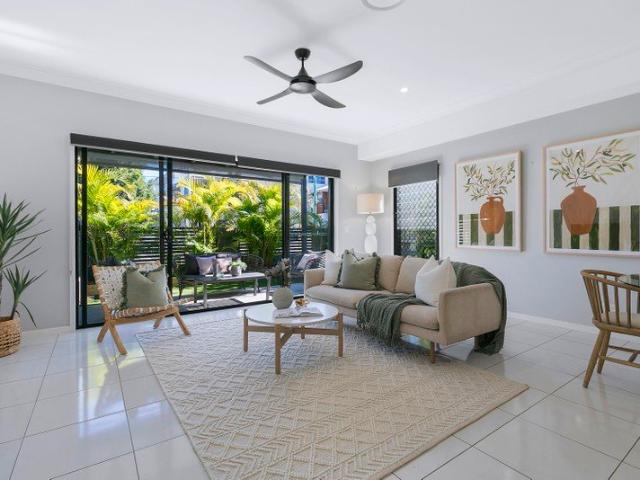 Freestanding, Modern & Spacious Gem