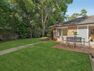 Freestanding single level retreat basks in north aspect