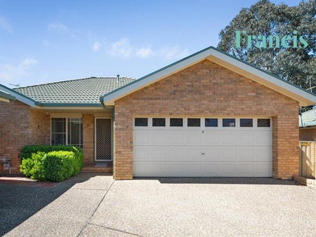 Freestanding, Single Level with large rear yard
