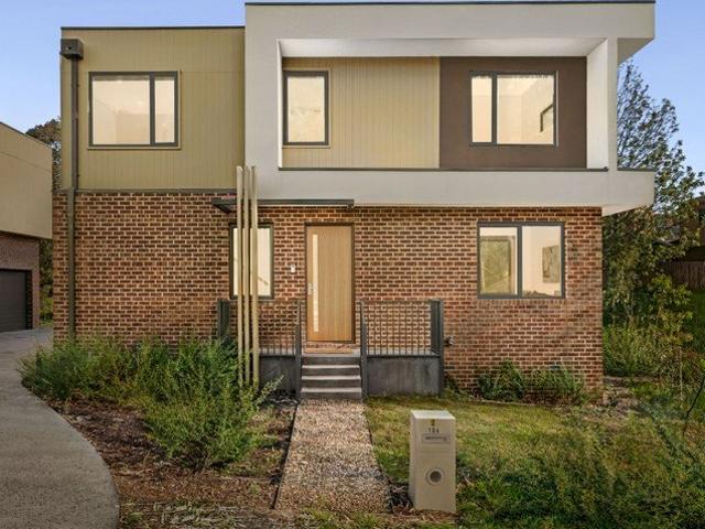 Freestanding Stylish Townhouse with Leafy Outlooks
